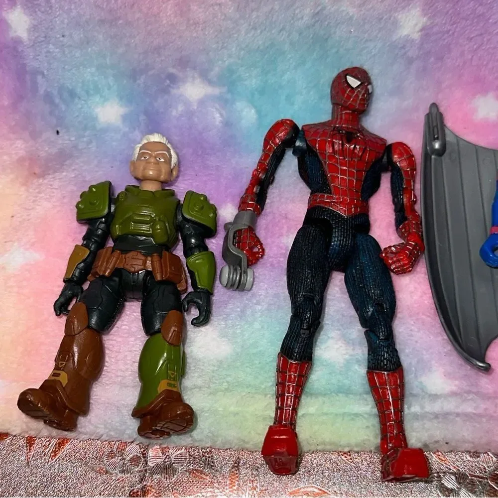 Avangers action figures lot